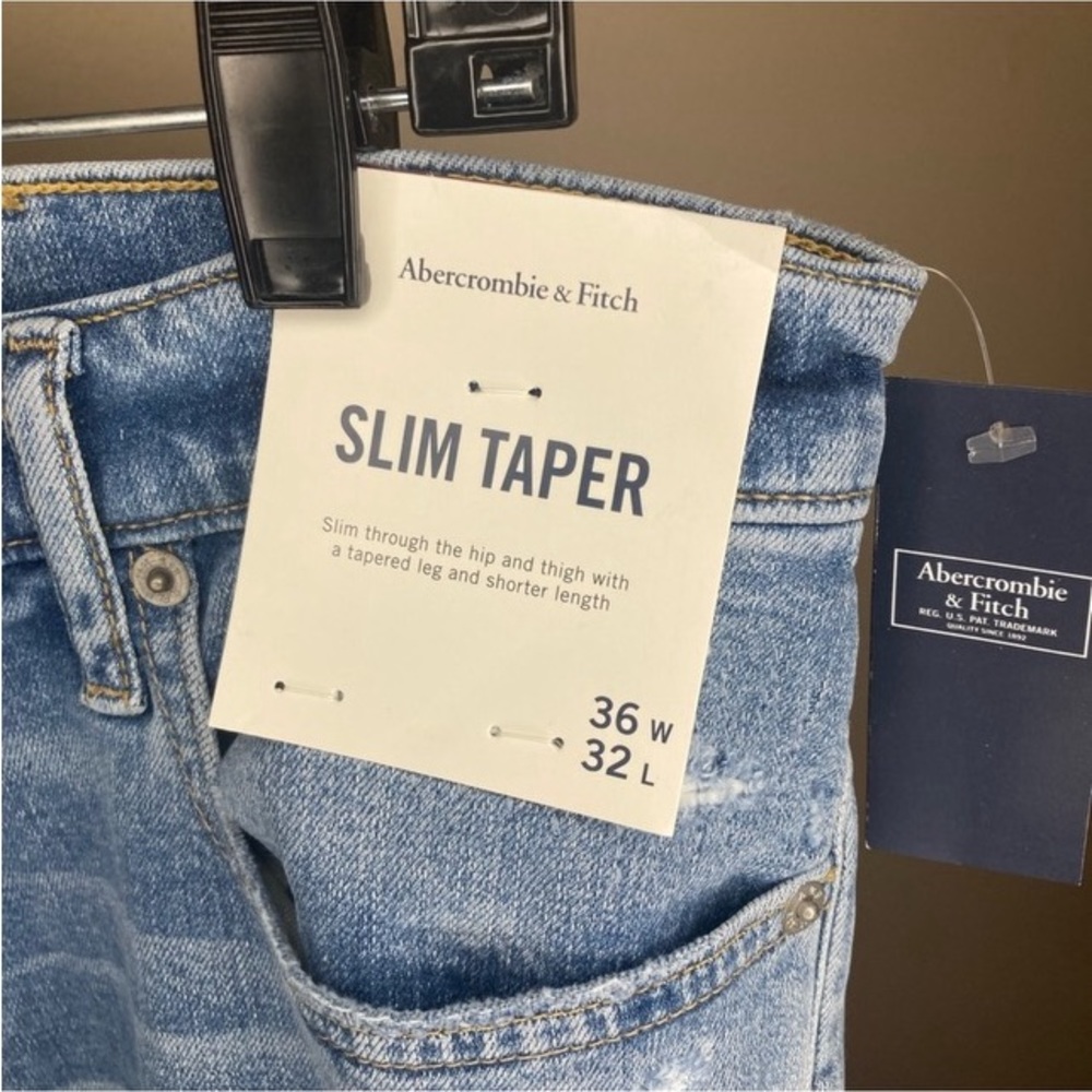 NWT Abercrombie and Fitch Slim Taper men’s jeans. Size 36W and 32L.